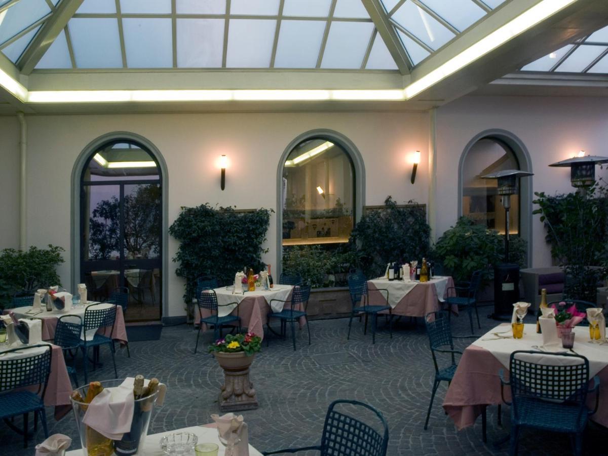 Hotel Verdi Boutique Hotel Парма Экстерьер фото