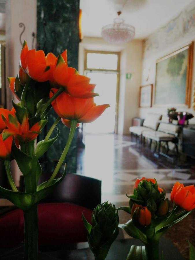 Hotel Verdi Boutique Hotel Парма Экстерьер фото