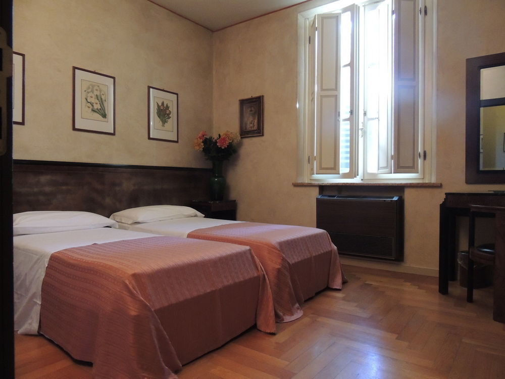 Hotel Verdi Boutique Hotel Парма Экстерьер фото